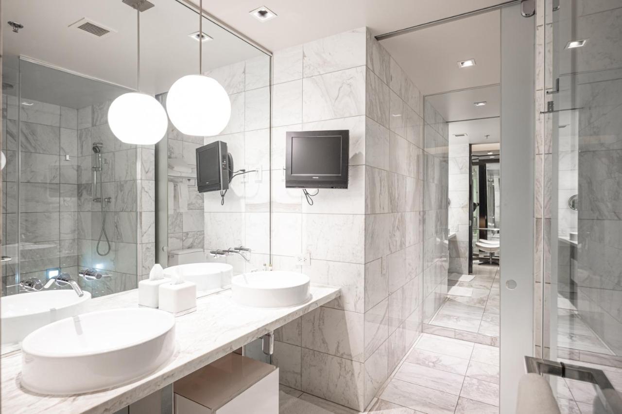 Stripviewsuites Two-bedroom Conjoined At Palms Place Aparthotel