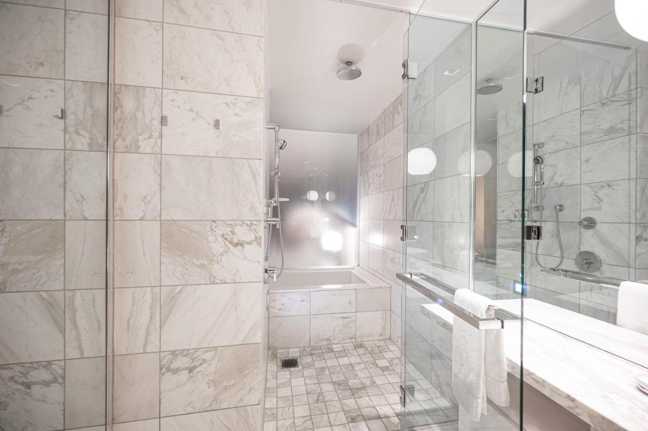 Stripviewsuites Two-bedroom Conjoined At Palms Place *