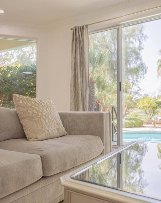 Villa Greens- 5,700sf Luxury Vegas Pool Las Vegas