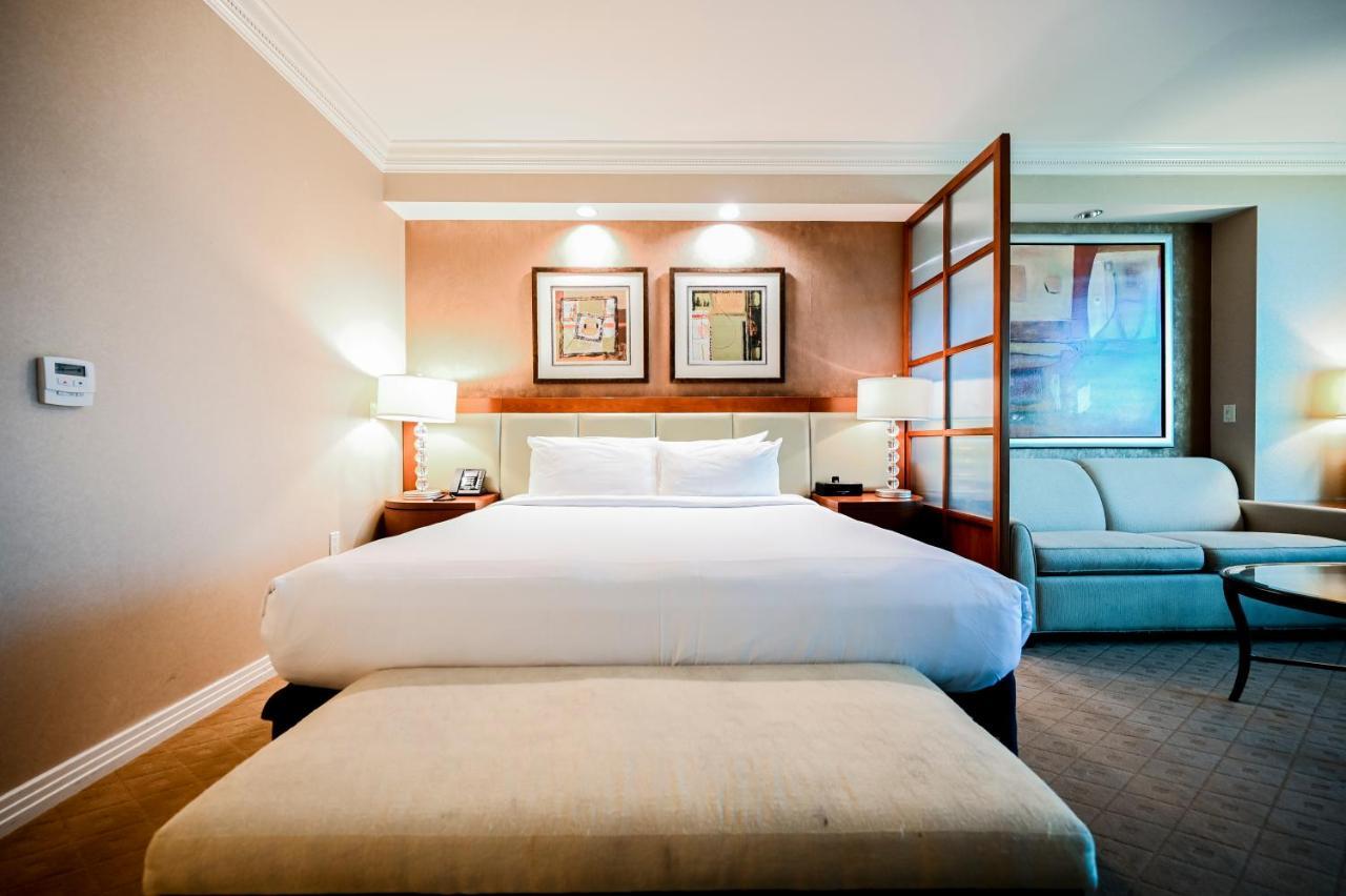 Stripviewsuites At Signature 3*