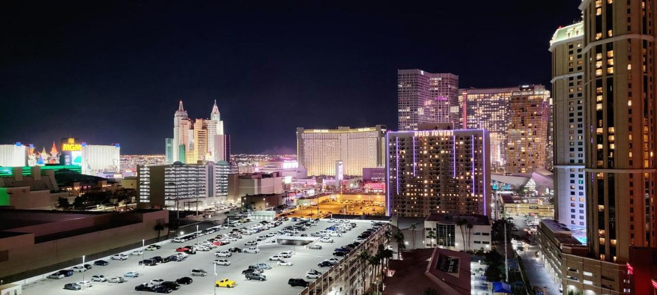 Awesome The Signature Mgm With Strip View. No Fee! Las Vegas