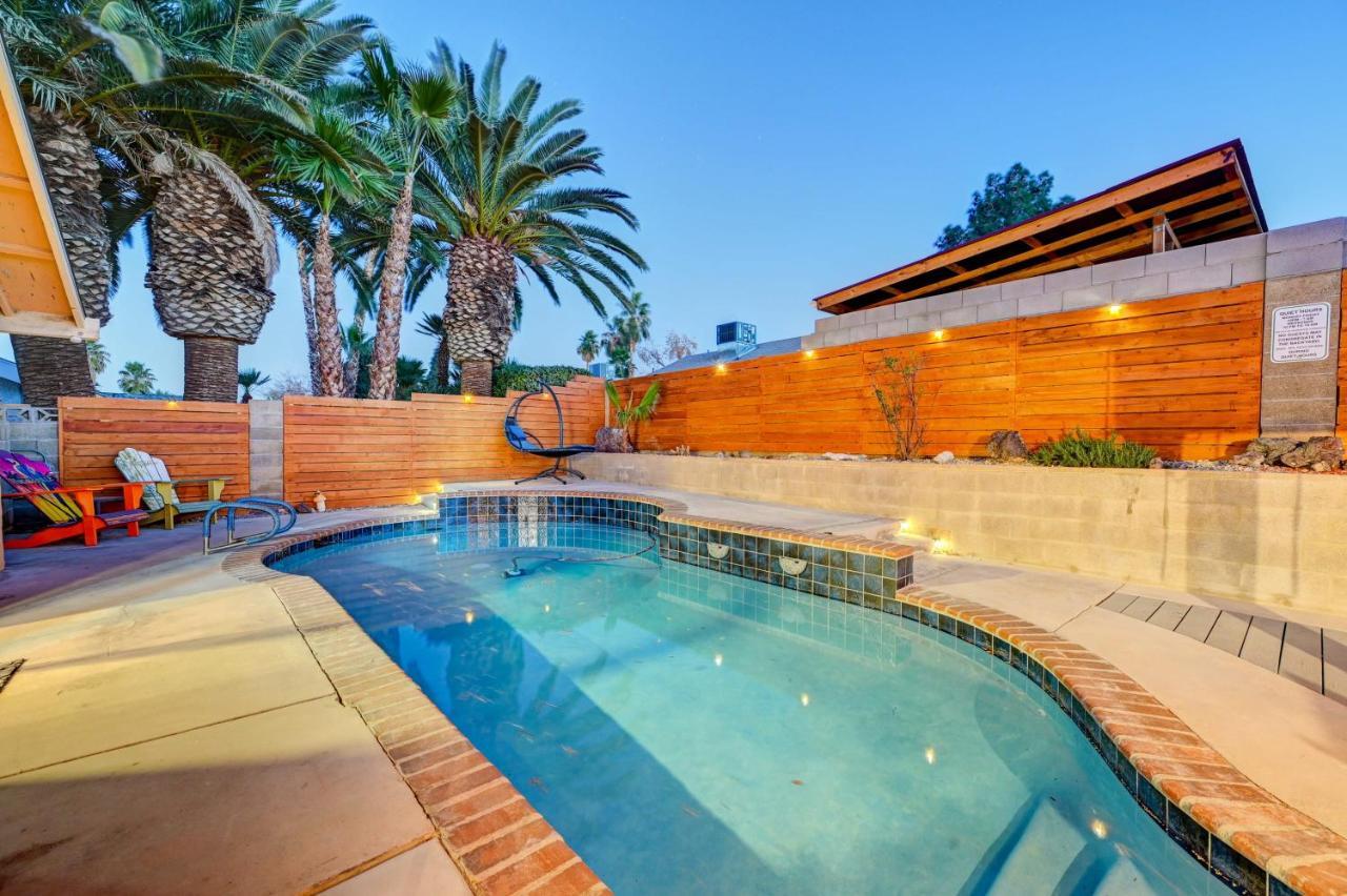 Desert Oasis Villa: Heated Pool Minutes From Vegas Strip Holiday home