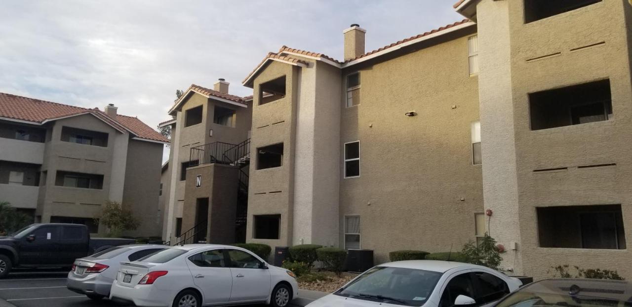 Sam's Vegas Apartment *