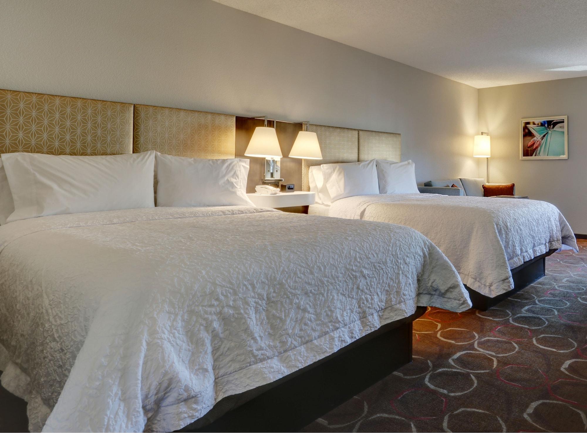 Hampton Tropicana Hotel 3*