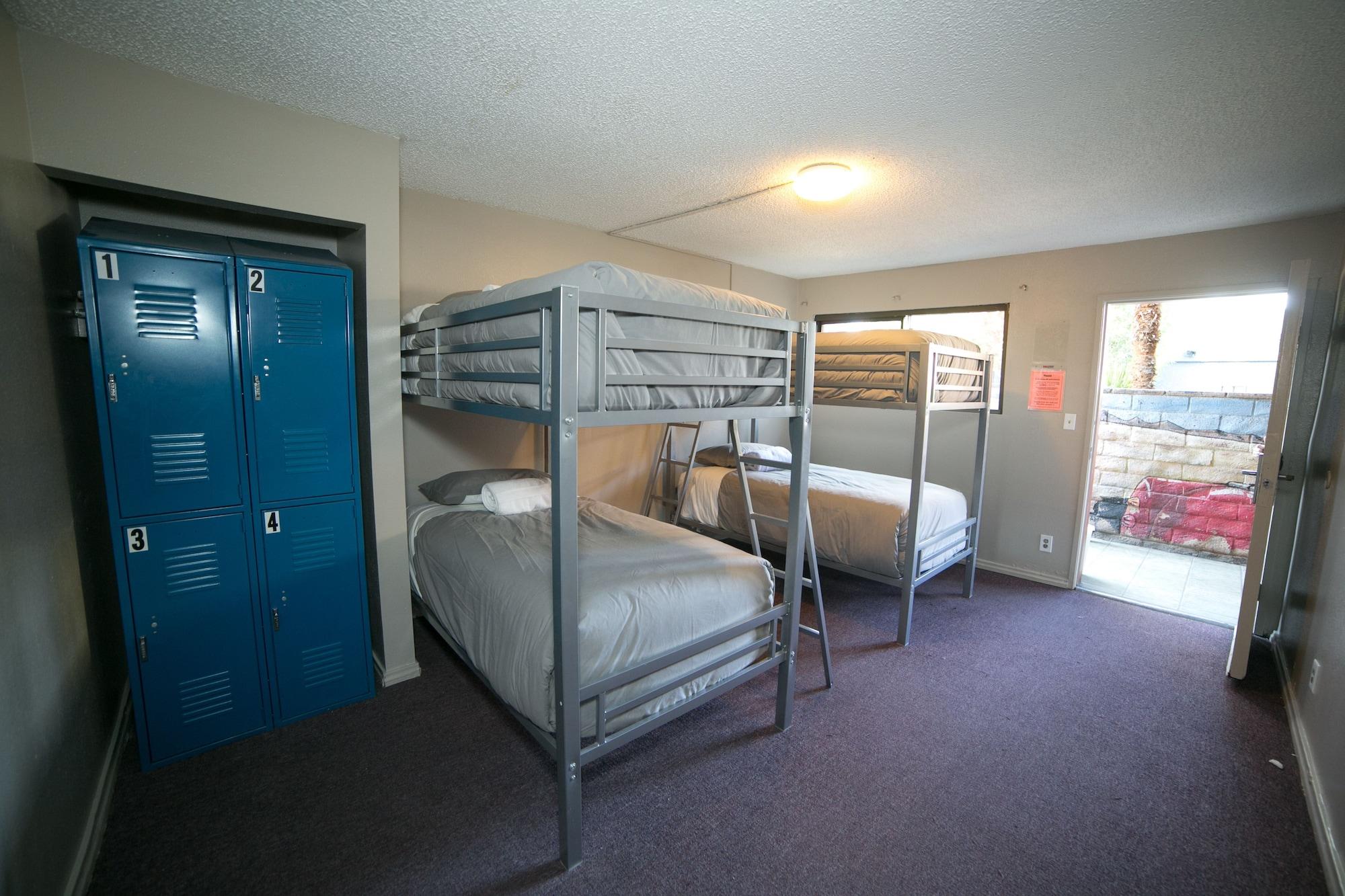 Vegas Hostal *