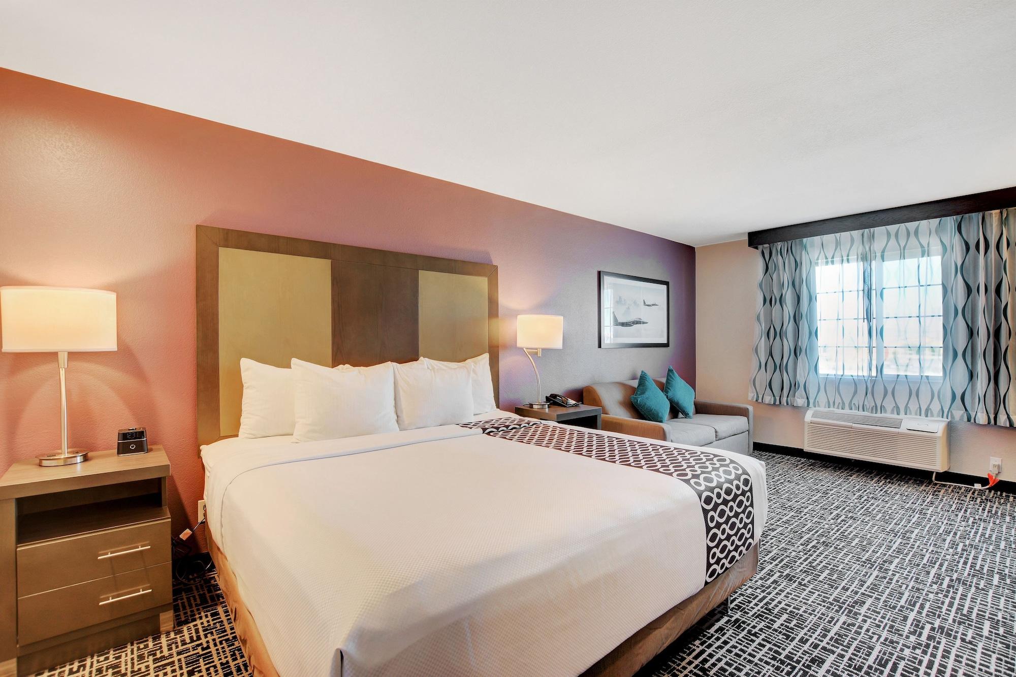 La Quinta & By Wyndham Nellis