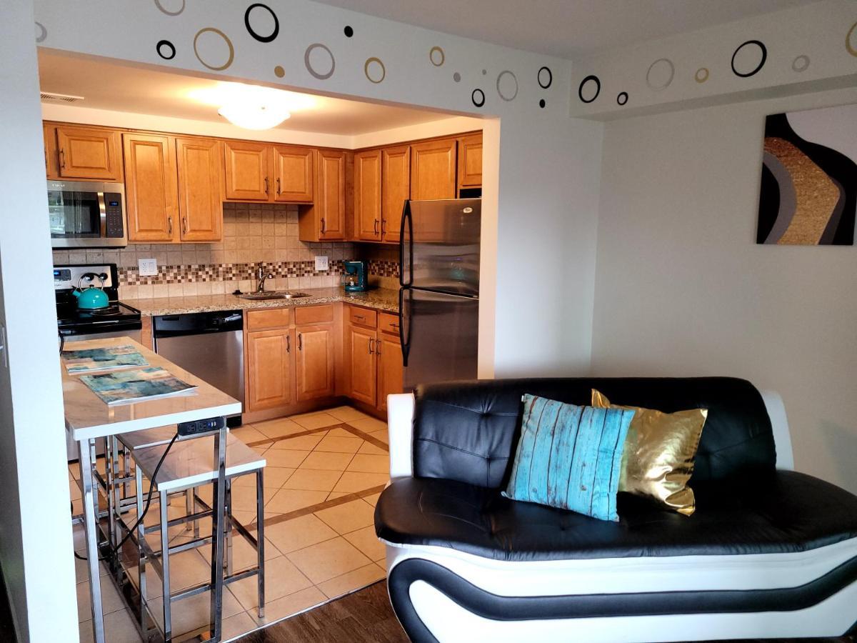 Apartment Minutes From Strip *