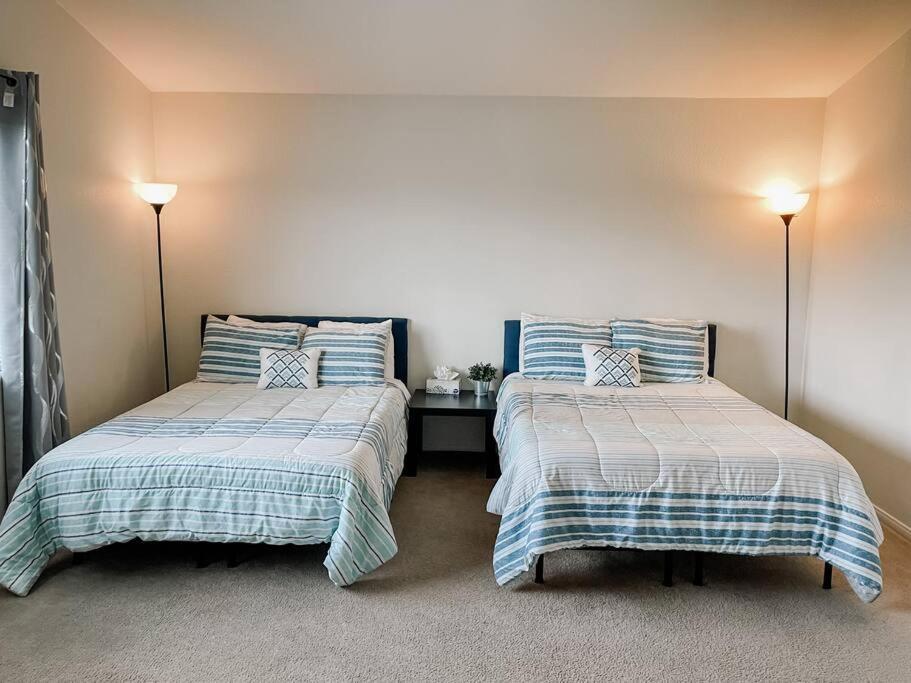 3 Bedroom 15min To Strip/fremont St Exp Fast Wifi