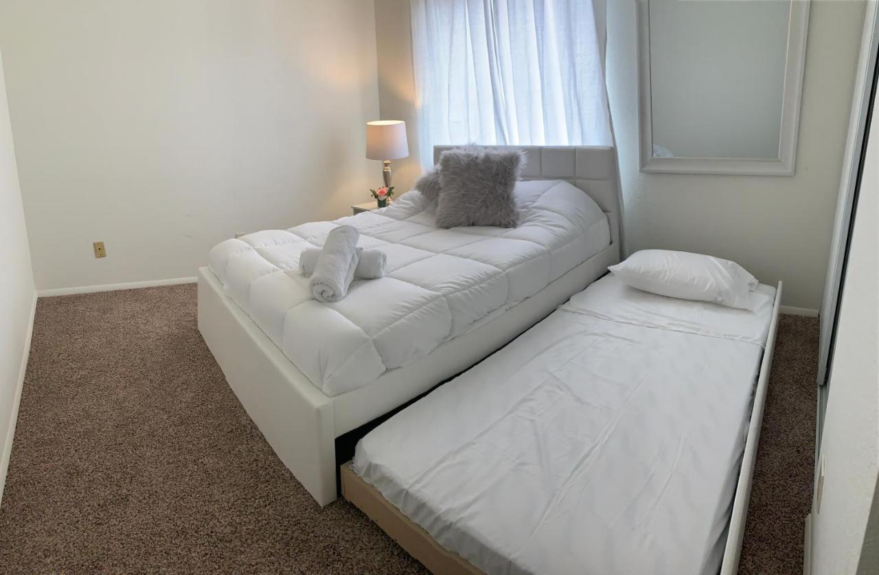Vegas Beautiful House Holiday home Las Vegas
