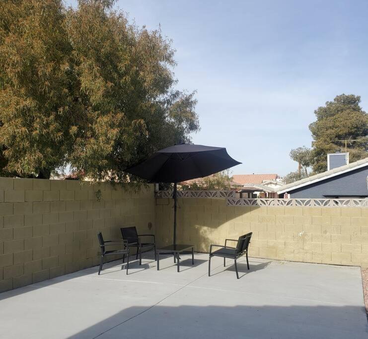 Beautiful W/ Red Door, Close To Strip/stadium Hébergement de vacances Las Vegas