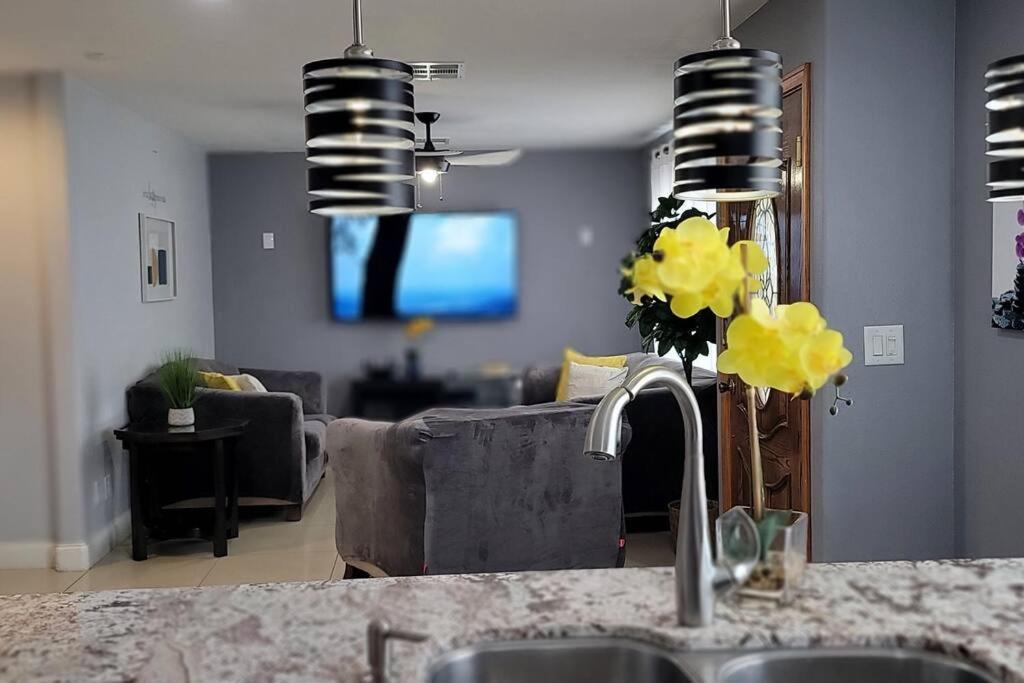 Holiday home K - Fully Remodeled And Professionally Decorated Las Vegas