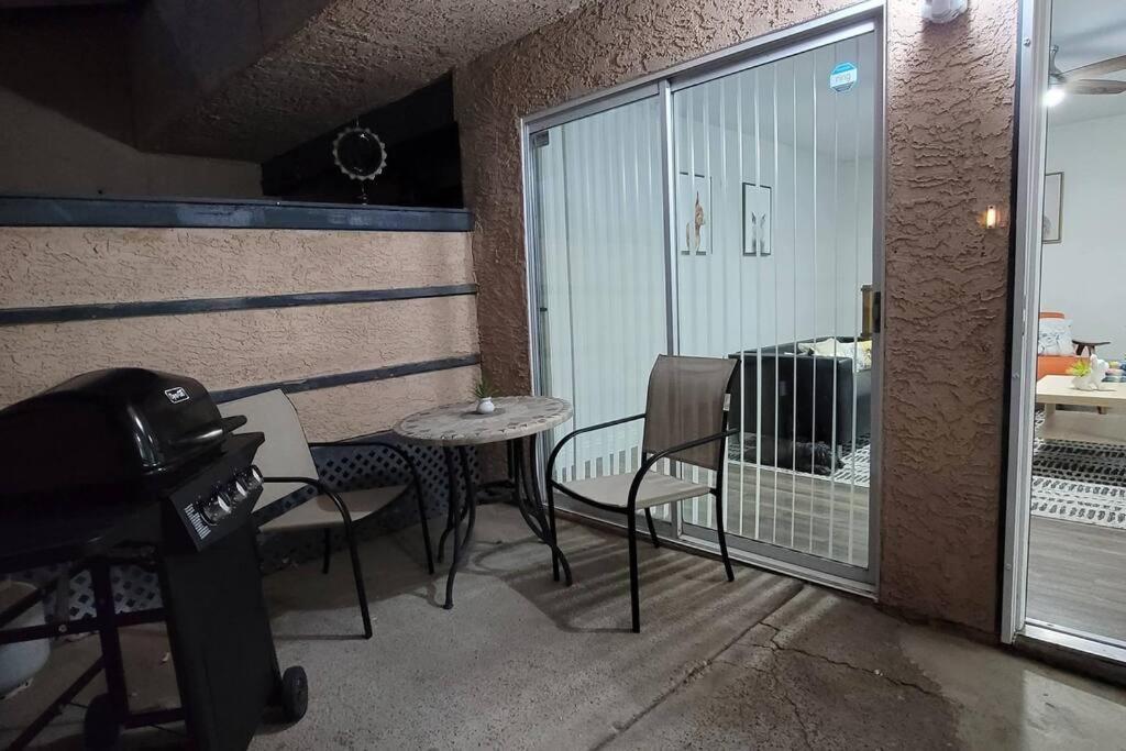 L - Fully Remodeled And Professionally Decorated Appartement