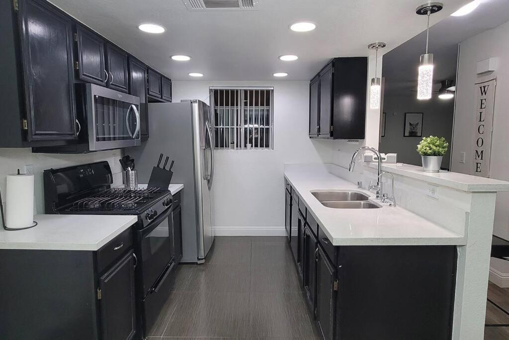 L - Fully Remodeled And Professionally Decorated * Las Vegas
