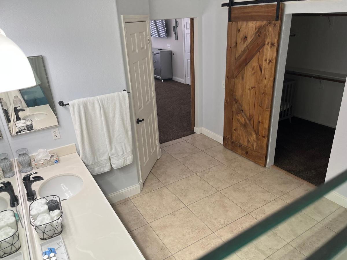 Gorgeous Henderson With Pool! Holiday home *