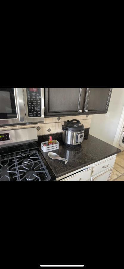 Gorgeous Henderson With Pool! Holiday home *