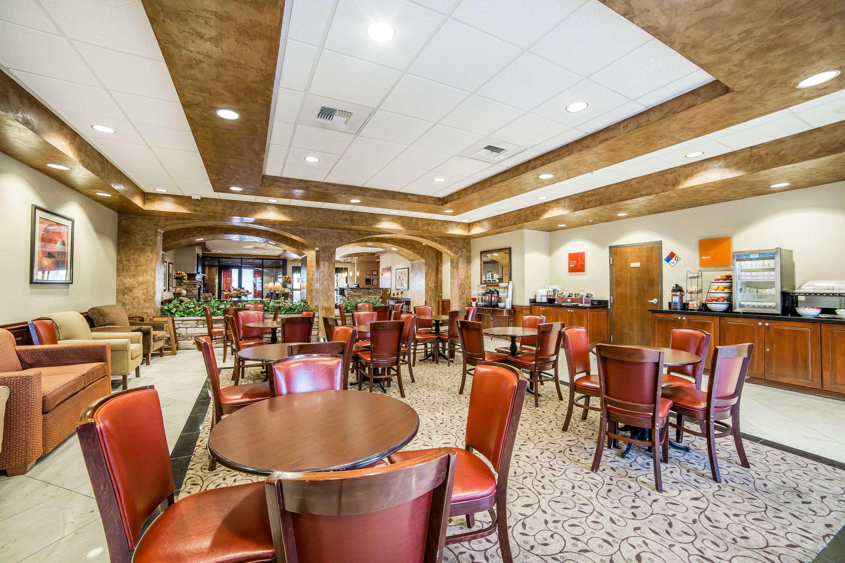 Hotel Comfort & Henderson - 3*
