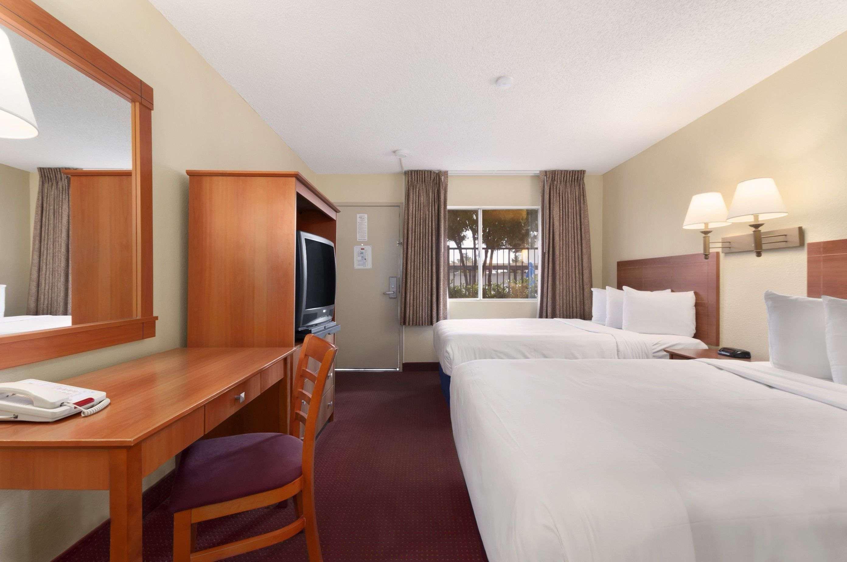 Hotel Days By Wyndham Vegas Wild Wild West Gambling Hall
