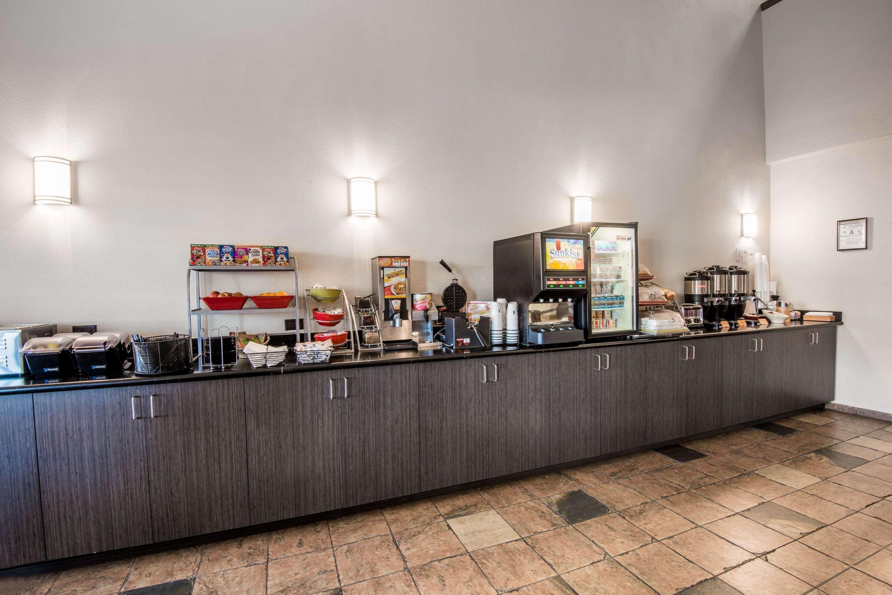 Hawthorn Hotel 3*