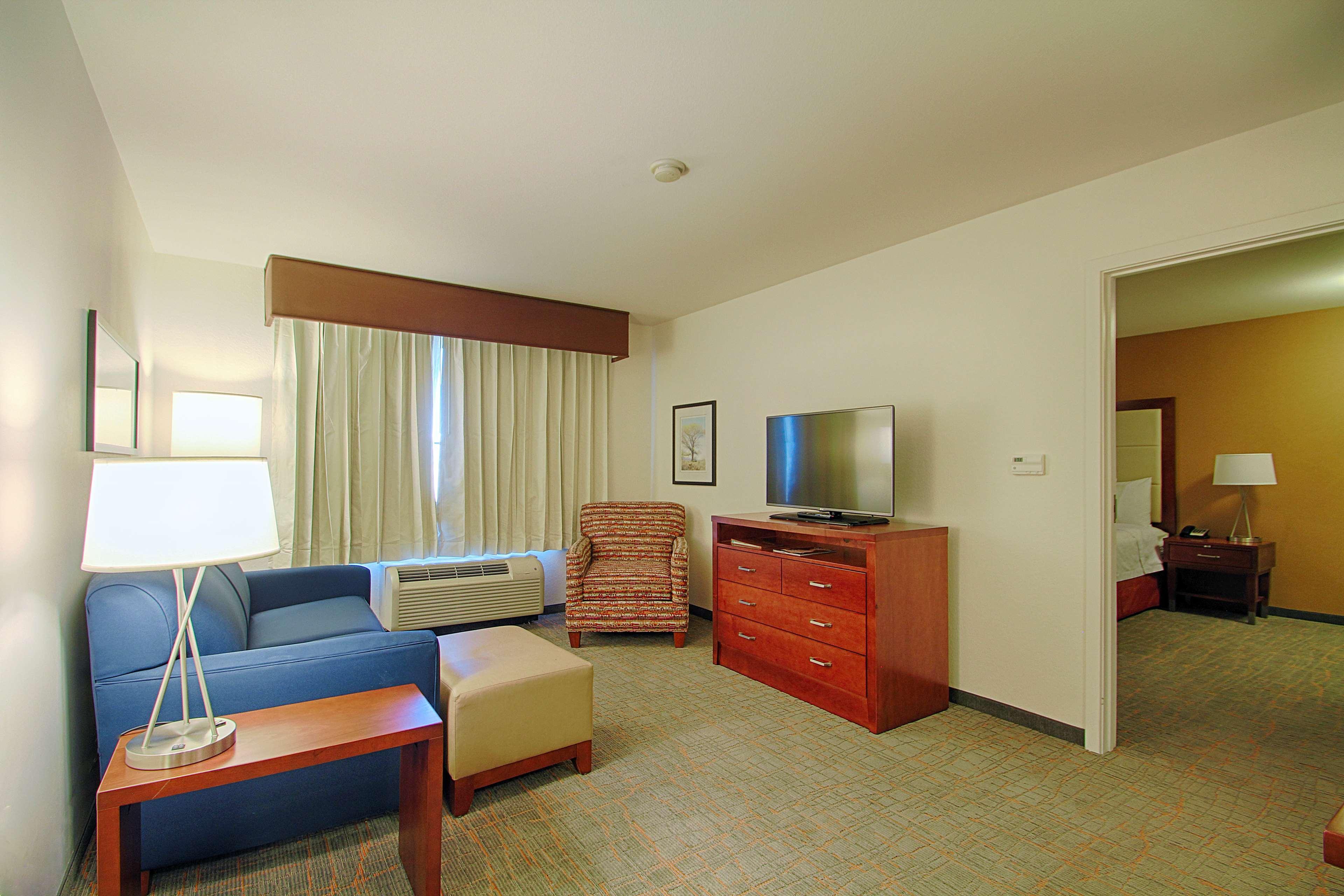 Hotel Homewood By Hilton Airport 3*