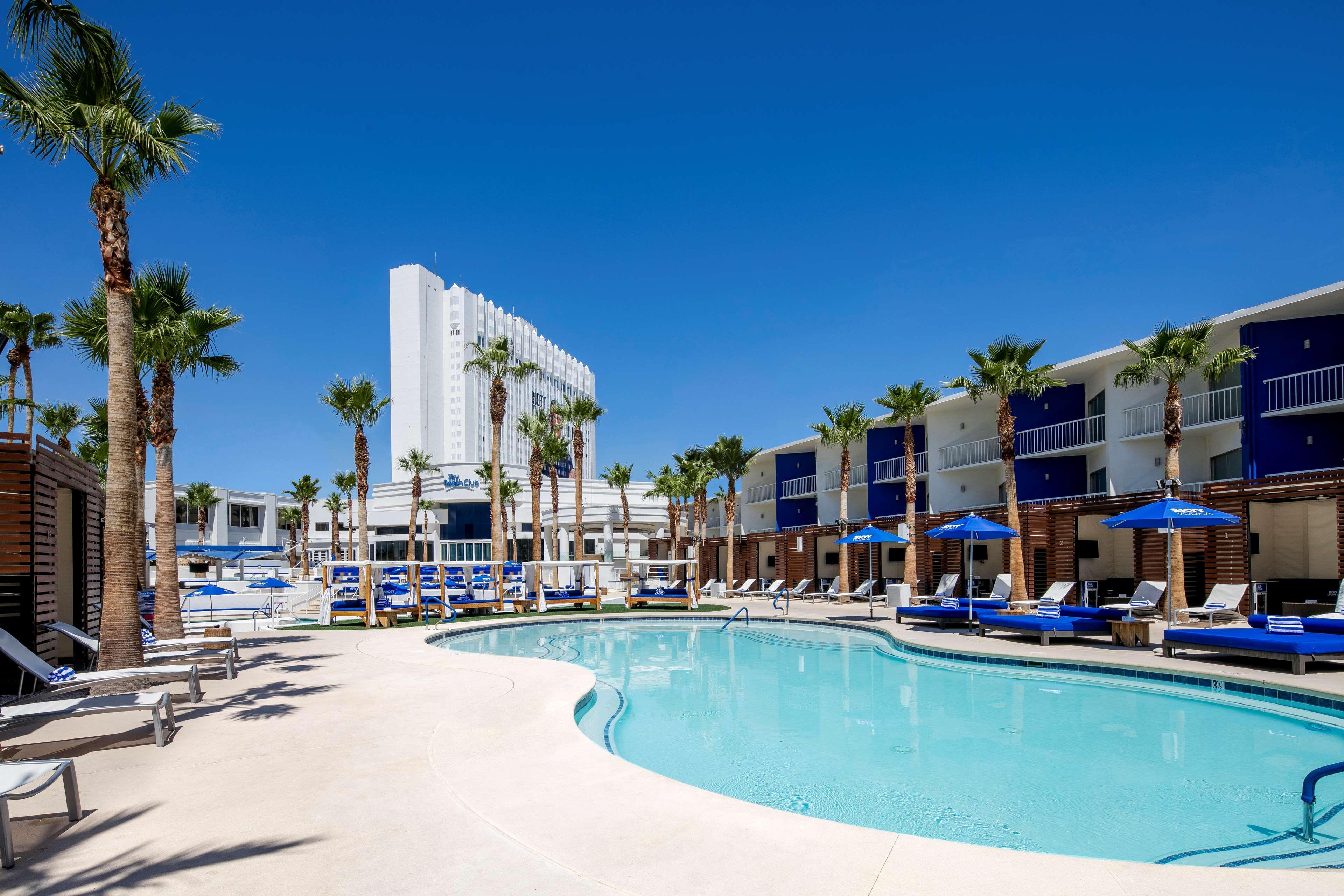 Tropicana A Doubletree By Hilton & Casino - Free Parking 4*