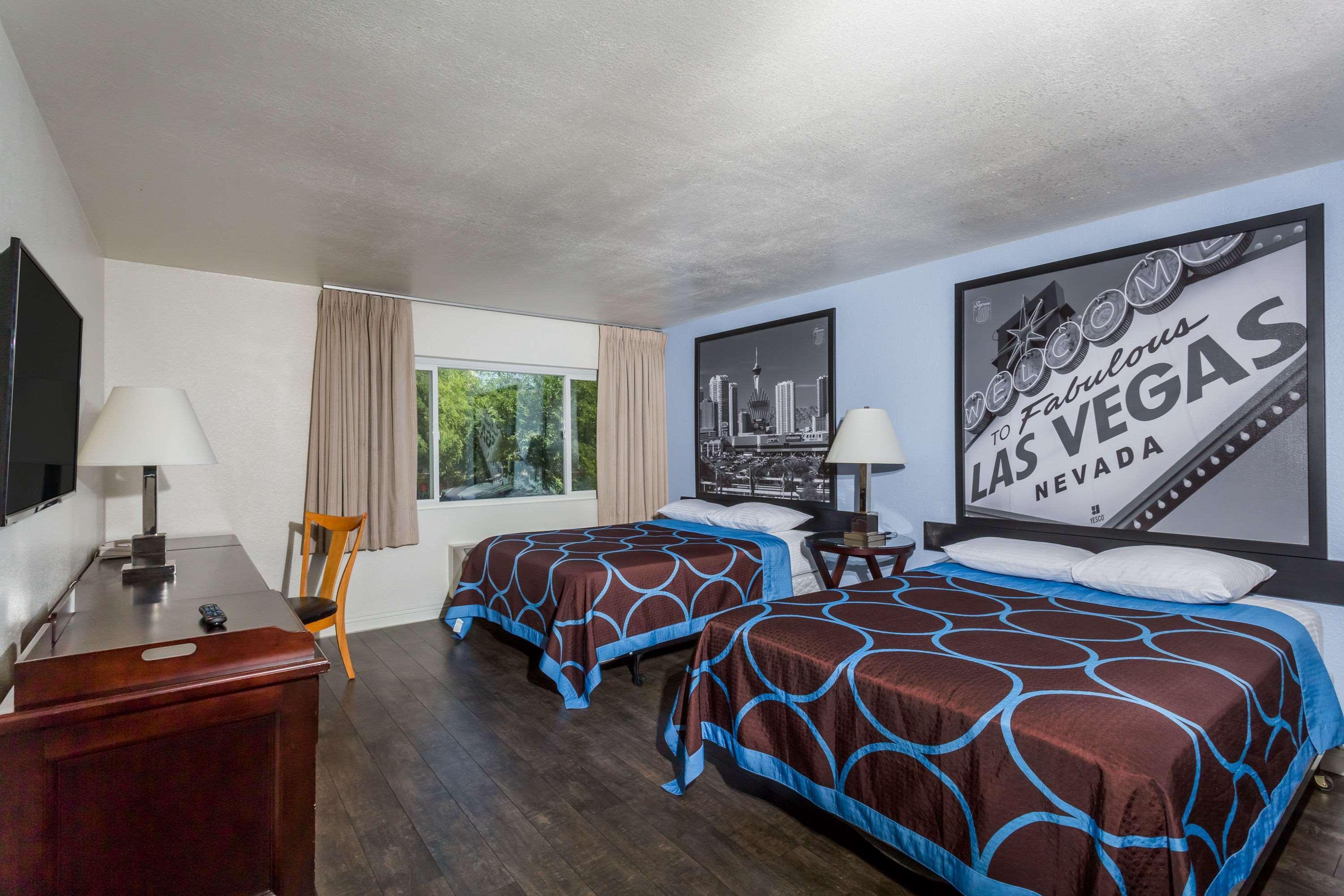 Super 8 By Wyndham North Strip/fremont St. Area