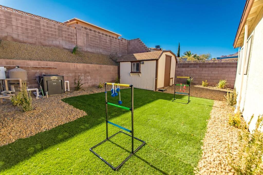 Stunning Renovated Home, Pool And Heated Vakantiehuis
