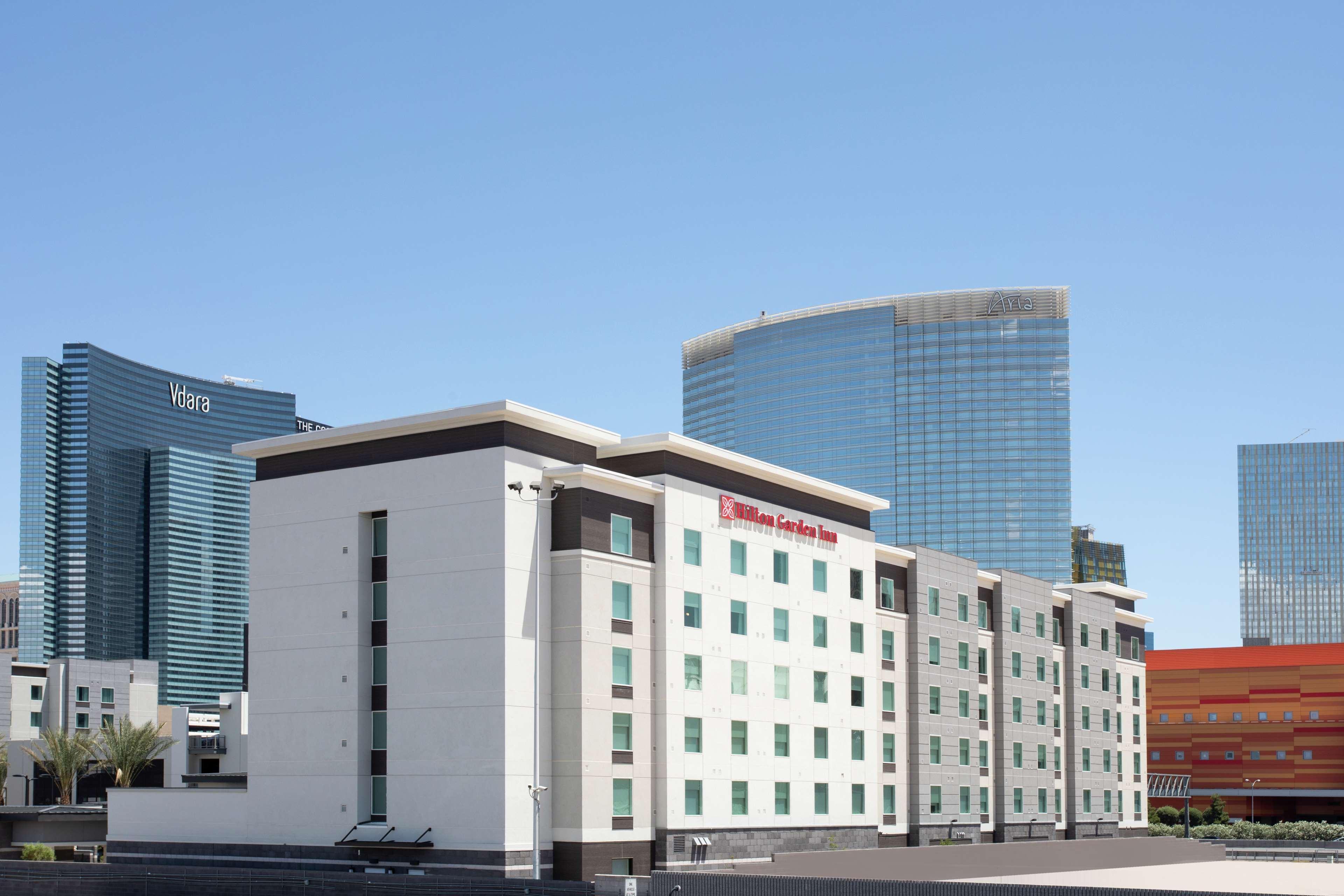 Hilton Garden Vegas Center 3*