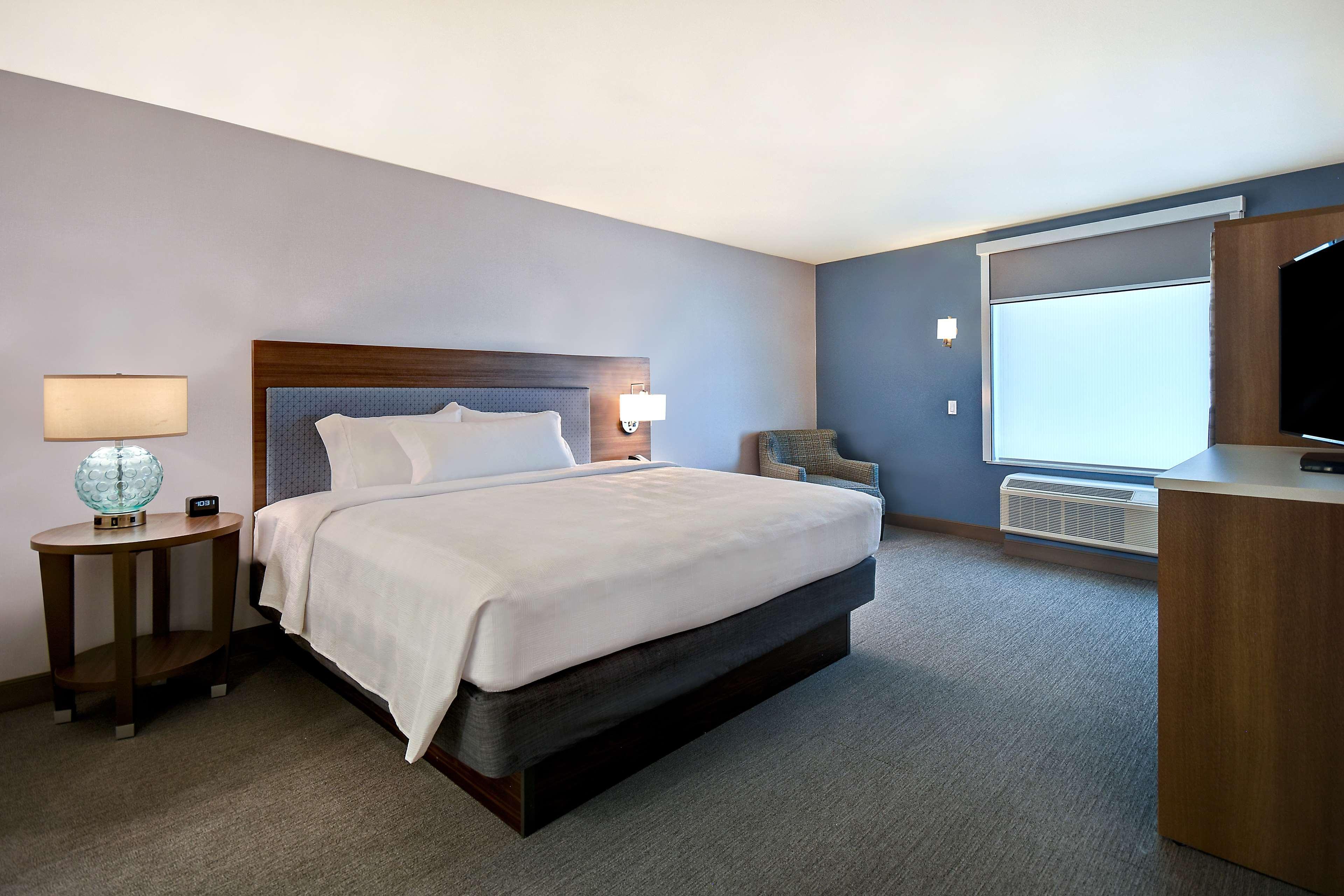 Hotel Home2 By Hilton Vegas Convention Center - No Fee 3*
