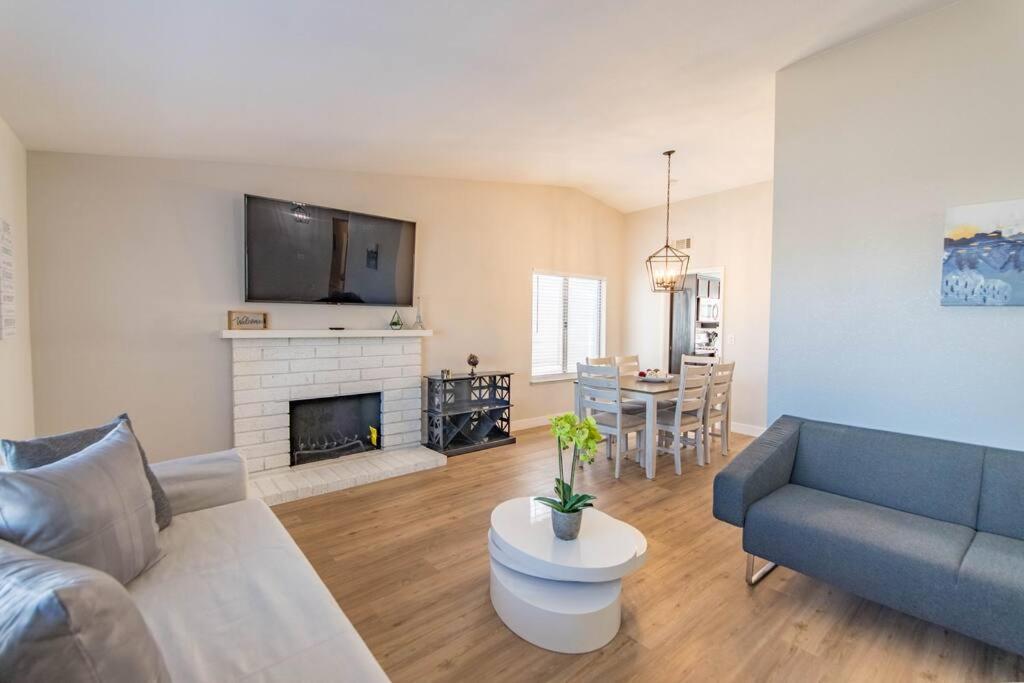 Vakantiehuis Stunning Renovated Home, Pool And Heated Las Vegas