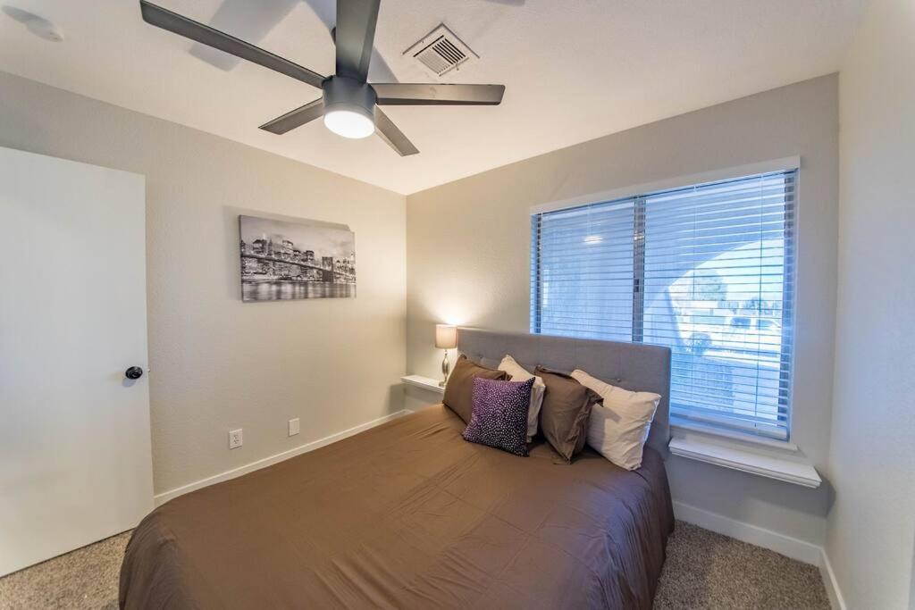 Stunning Renovated Home, Pool And Heated Vakantiehuis Las Vegas
