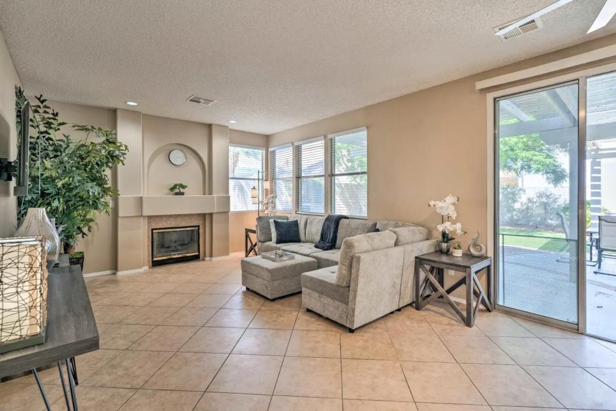 Casa vacanze A Beautiful House With Hot Tub, Grill & Games! Las Vegas