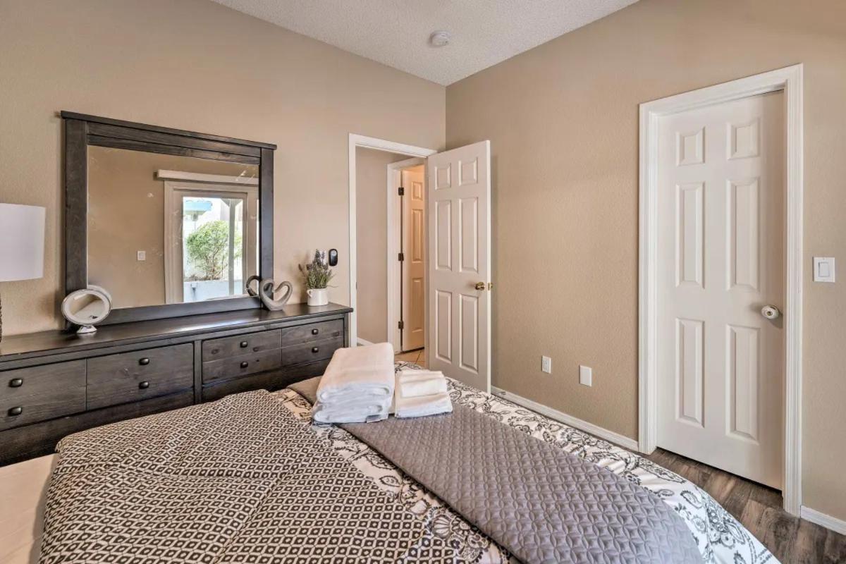 A Beautiful House With Hot Tub, Grill & Games! * Las Vegas