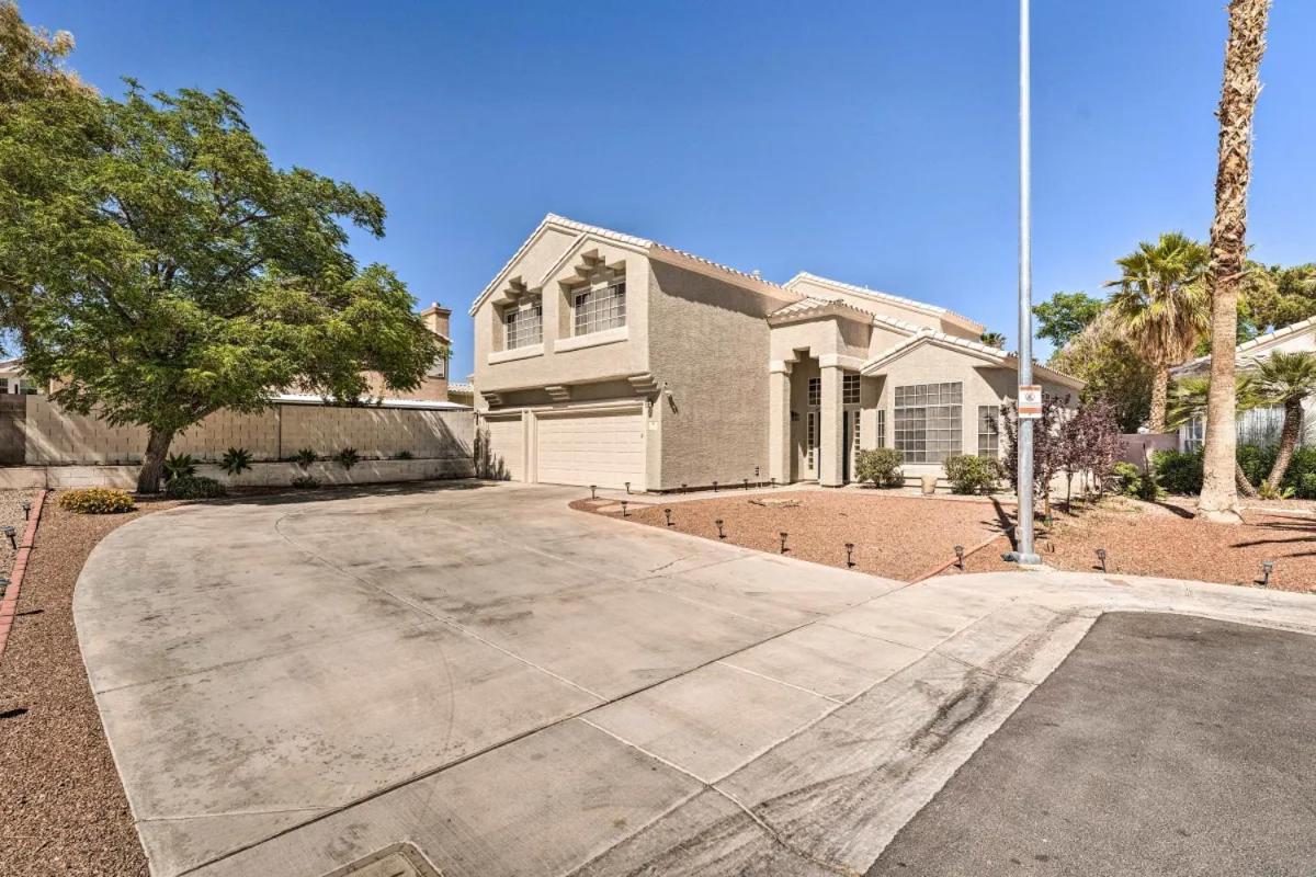 A Beautiful House With Hot Tub, Grill & Games! Las Vegas