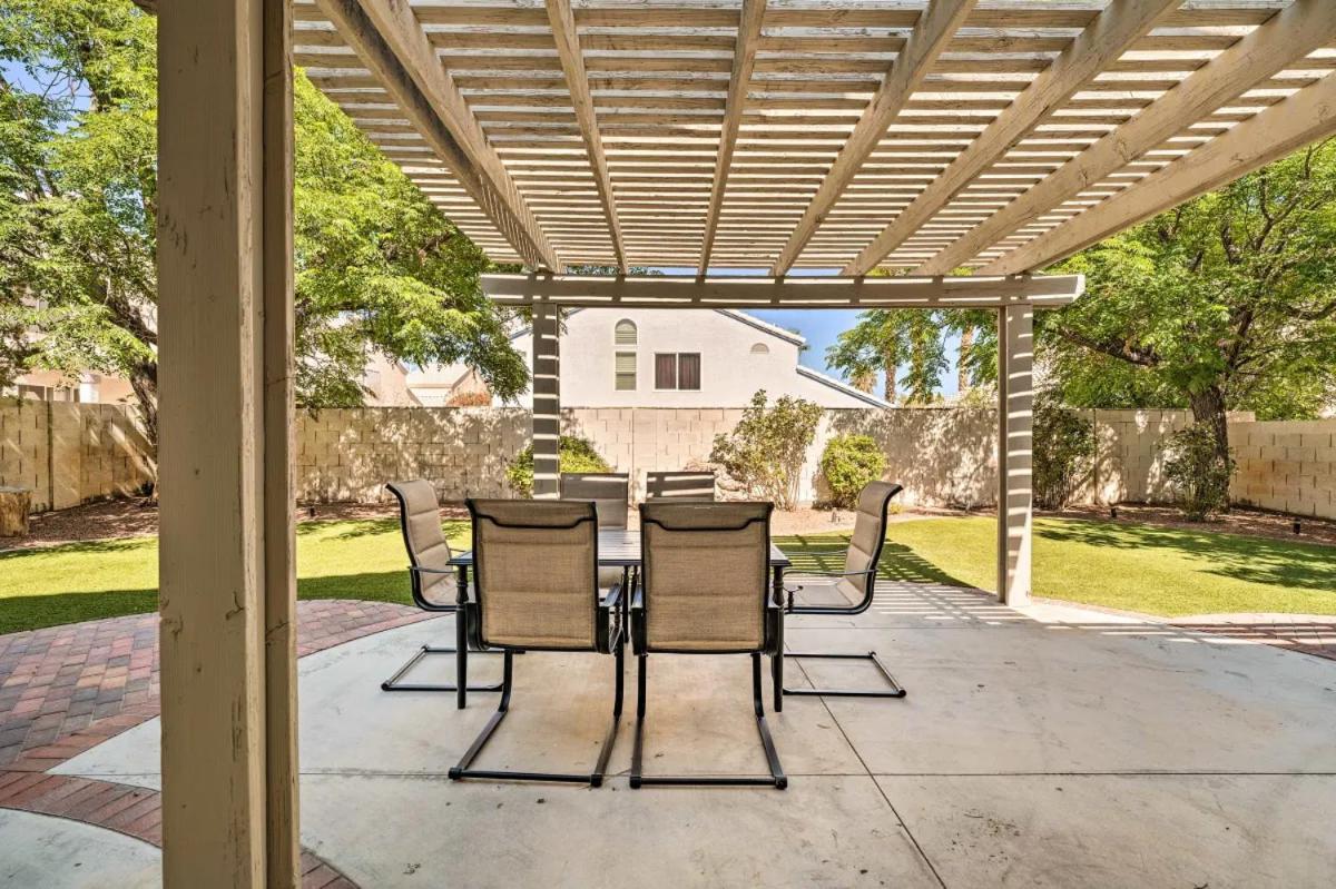 A Beautiful House With Hot Tub, Grill & Games! Las Vegas