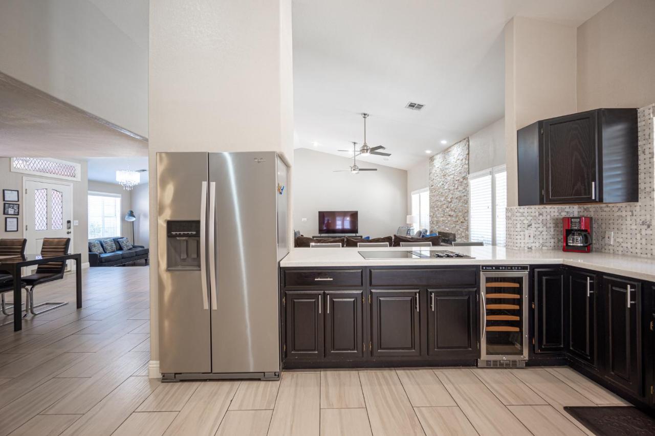 Luxury Near Strip And Airport.