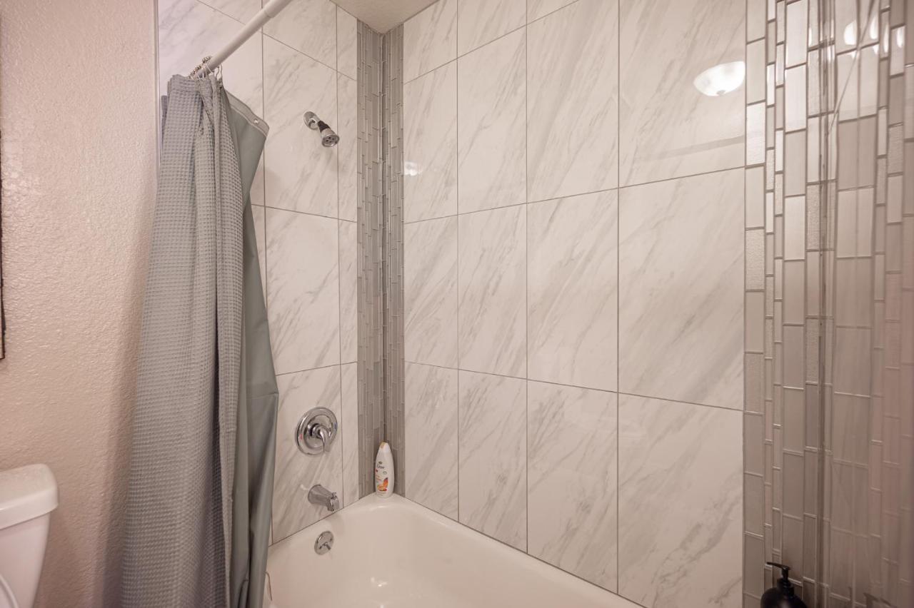 Holiday home Luxury Near Strip And Airport. *