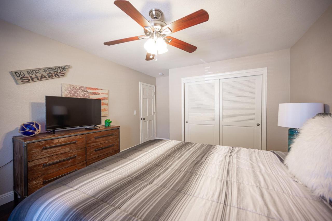 Luxury Near Strip And Airport. *
