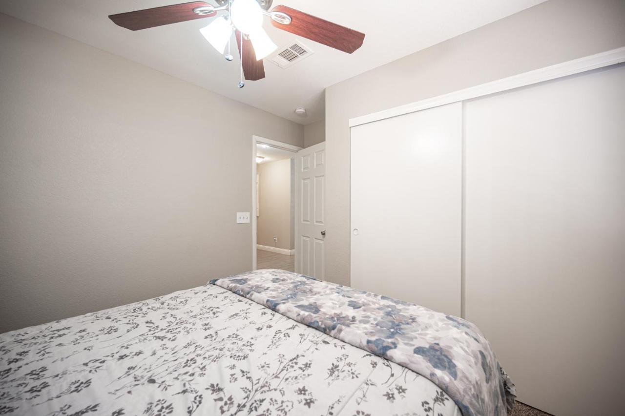 Brilliant 4 Bedroom House With Pool! * Las Vegas