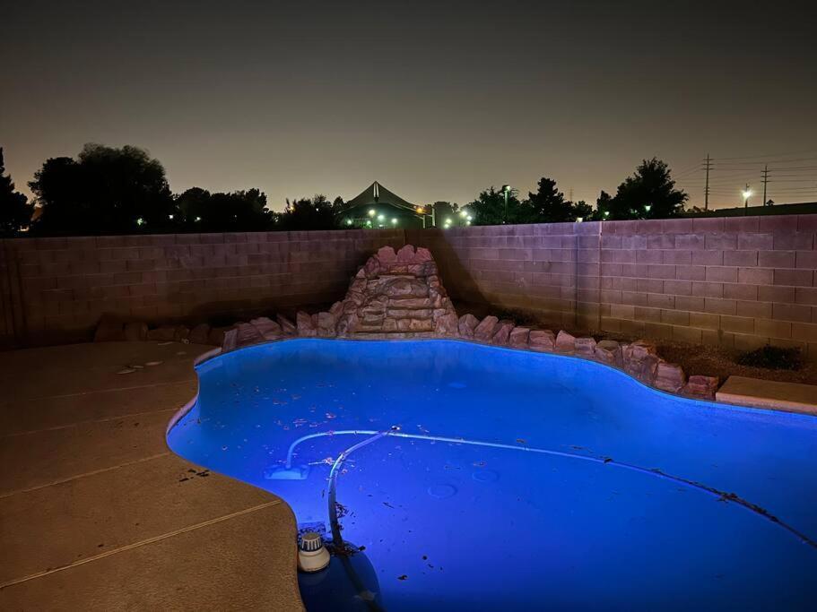 The Viva Vibe Vegas - Solar Heated Pool!