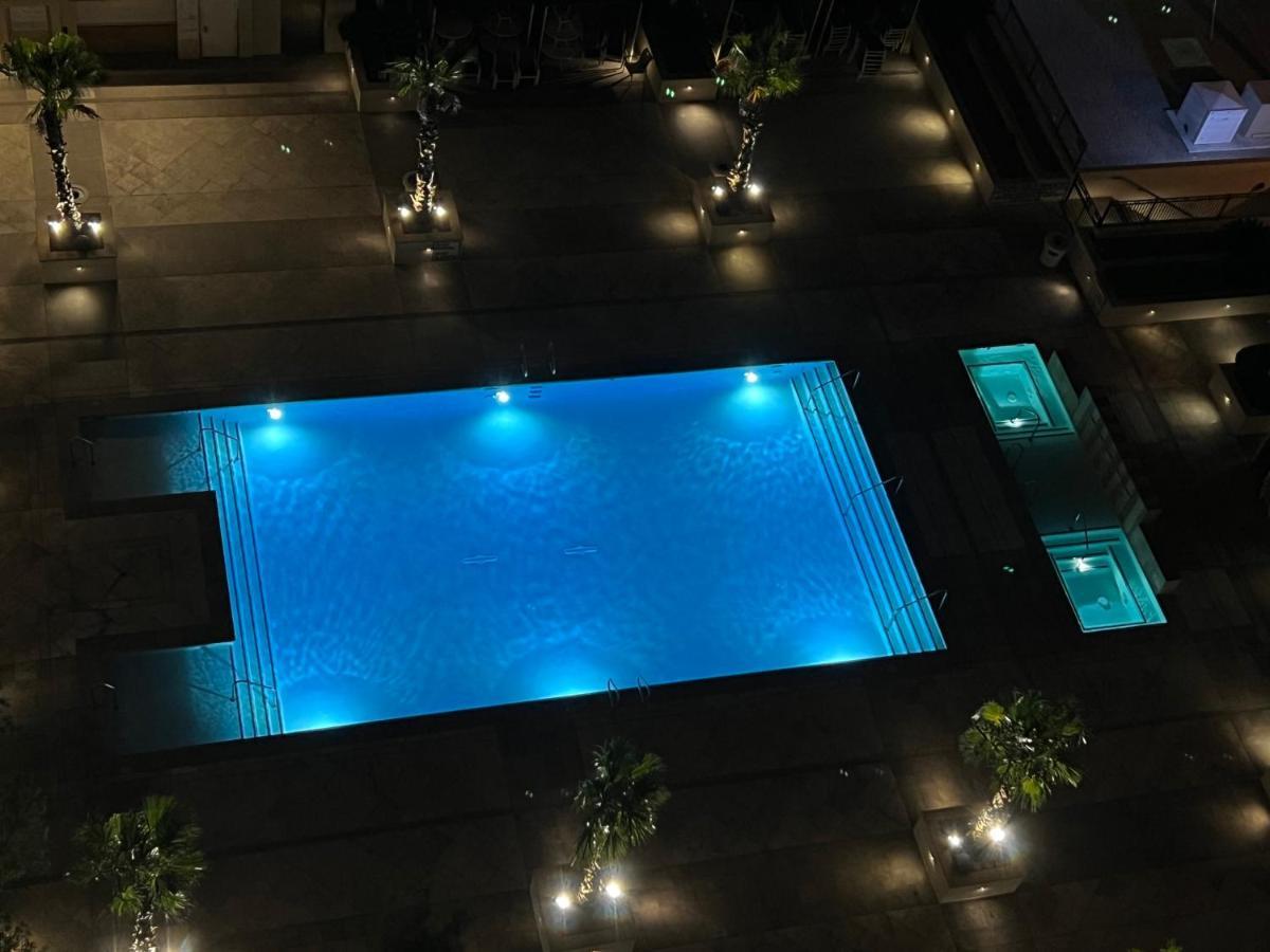 Luxury Mgm Signature, Great Location, Lazy River, No Fees Apartment