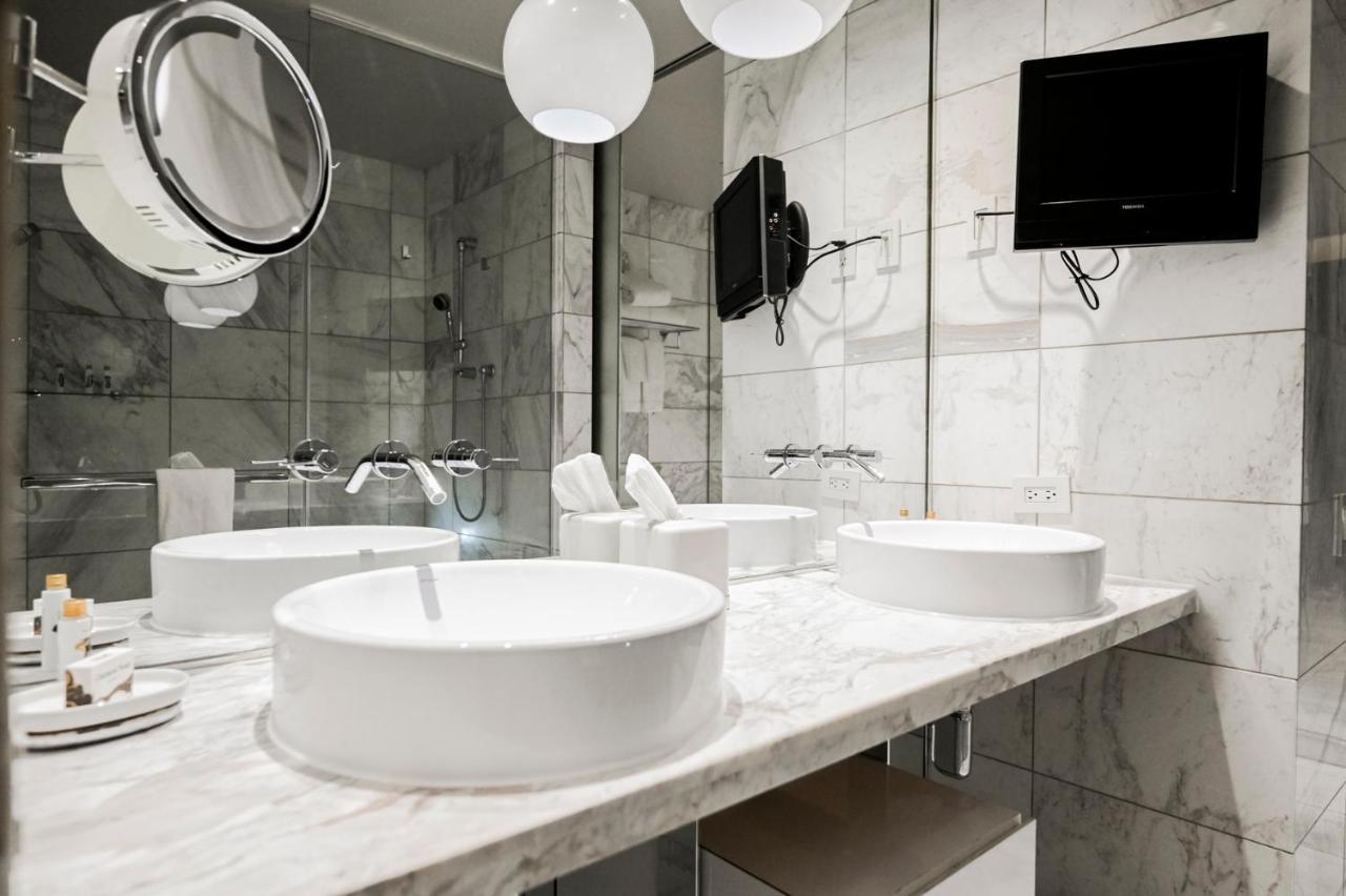 Stripviewsuites Two-bedroom Conjoined At Palms Place * Las Vegas