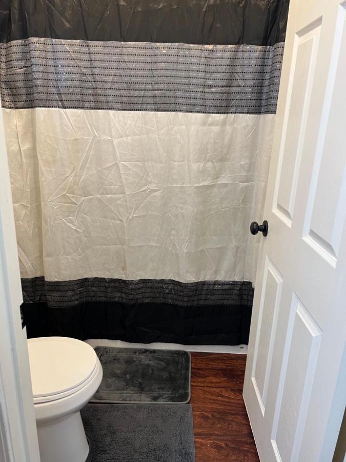 Spacious, Chic 3bd, Sleeps 8 Convenient To Everything Homestay Las Vegas