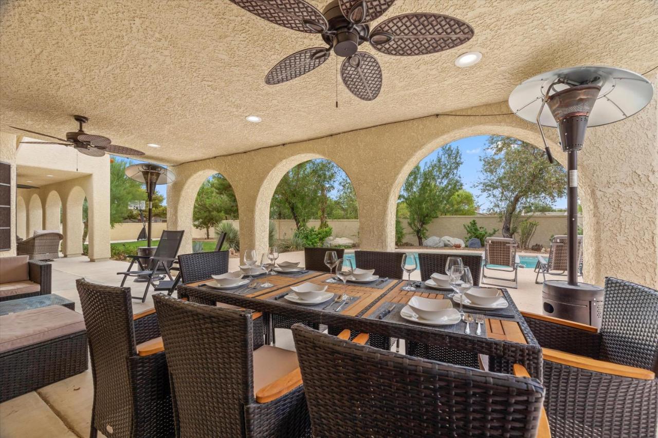 Villa Ranch Style With Pool And *