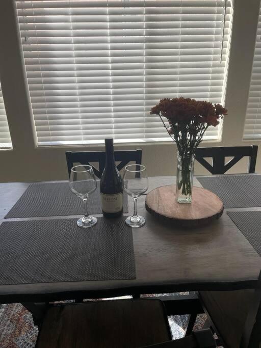 New Beautifully Remodeled In Vegas *