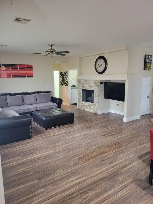 5 Bed- Strip 8mil, Dwntown 4.5mi Ferienhaus *