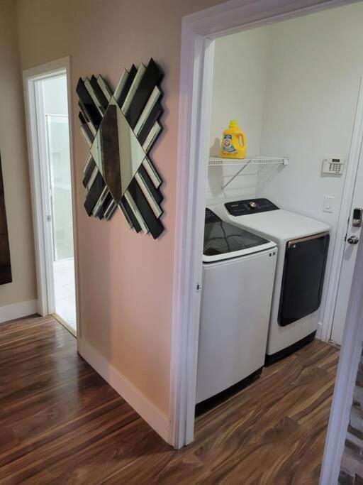 5 Bed- Strip 8mil, Dwntown 4.5mi *