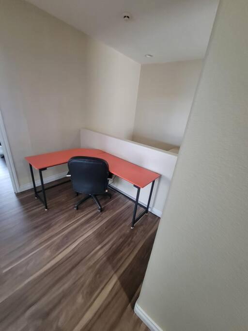 5 Bed- Strip 8mil, Dwntown 4.5mi Ferienhaus