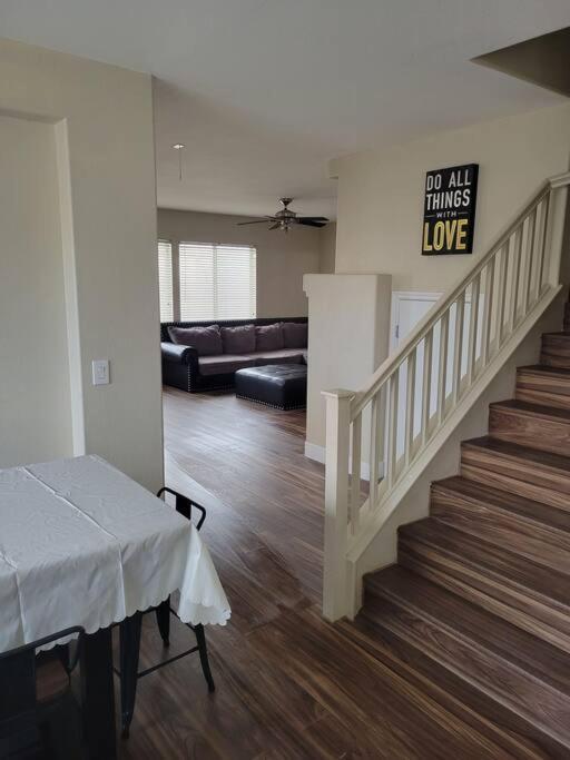 5 Bed- Strip 8mil, Dwntown 4.5mi Ferienhaus *