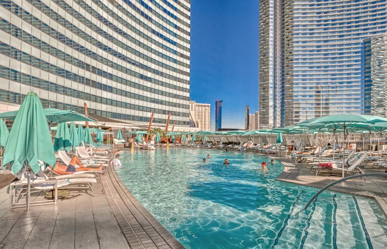 Vdara 011 Pool View Free Valet Parking