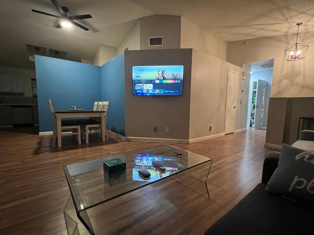 Holiday home Large Pool & Patio Cozy Single Story Family House *